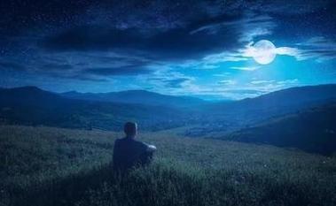 月光下的守夜人