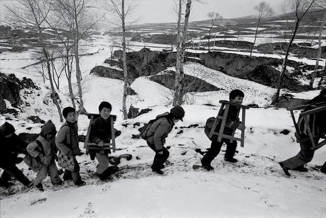 西北乡村回忆：童年时光的温馨与怀念
